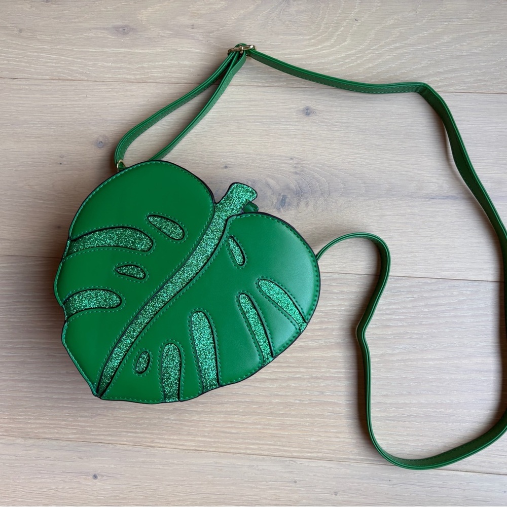 Monstera Green Leaf-Shaped Faux Leather PU Crossbody Bag - Picture 3 of 6